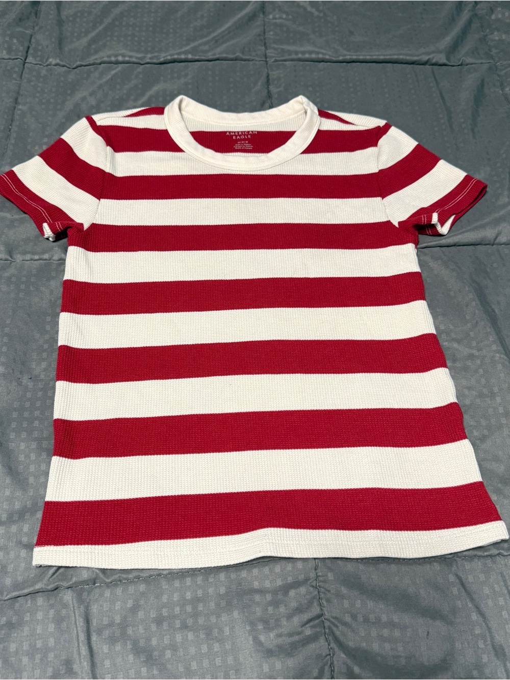 red and white American Eagle Outfitters waffle-knit tee AEO medium Short Sleeve